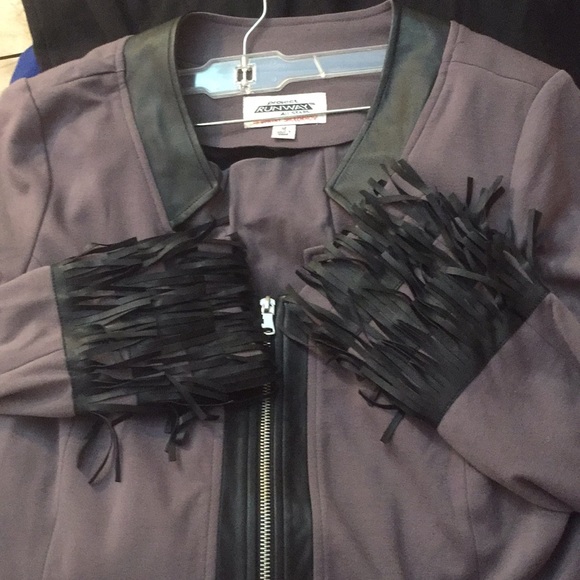 RUNWAY ALL STARS. Skirt Suit Set. - Picture 4 of 5